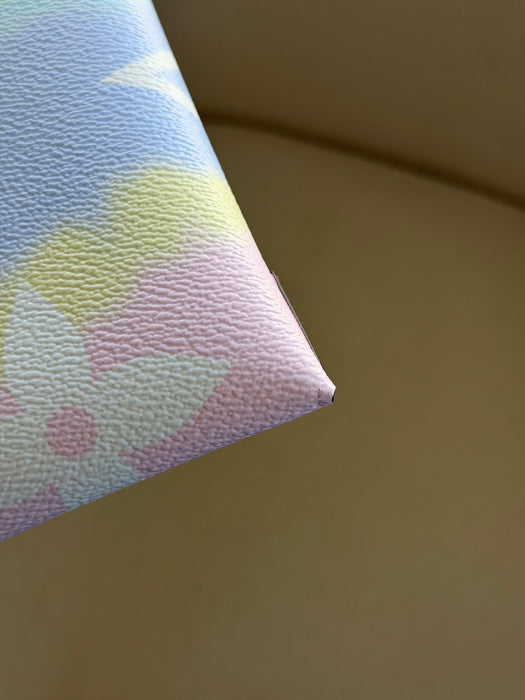 Louis Vuitton Escale Clutch