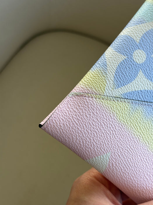 Louis Vuitton Escale Clutch