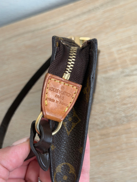 Louis Vuitton Pochette Shoulder