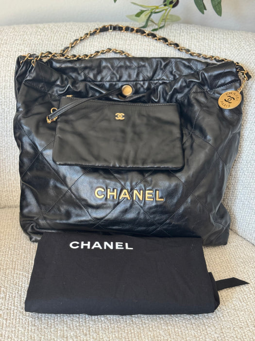 Chanel 22 Blk & Gold