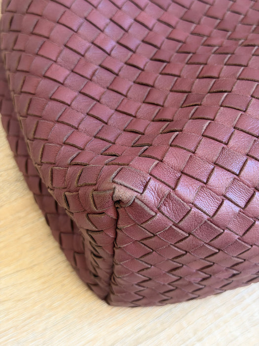 Bottega Bordeaux Intrecciato Hobo
