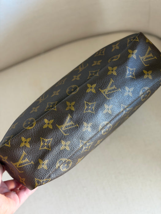Louis Vuitton Trousse de Toilette 28