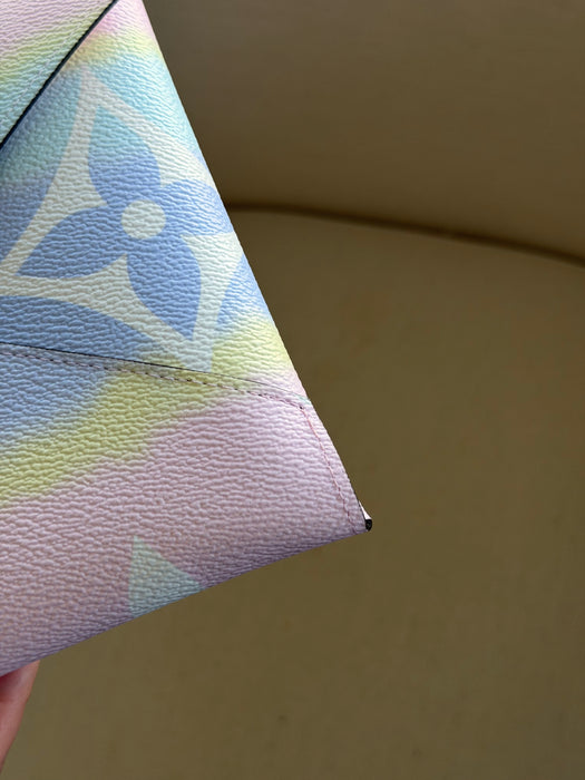 Louis Vuitton Escale Clutch