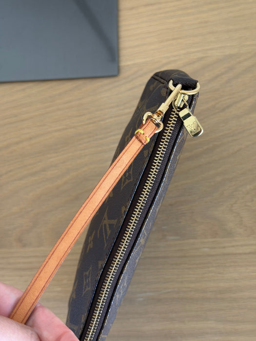 Louis Vuitton Pochette Accessories