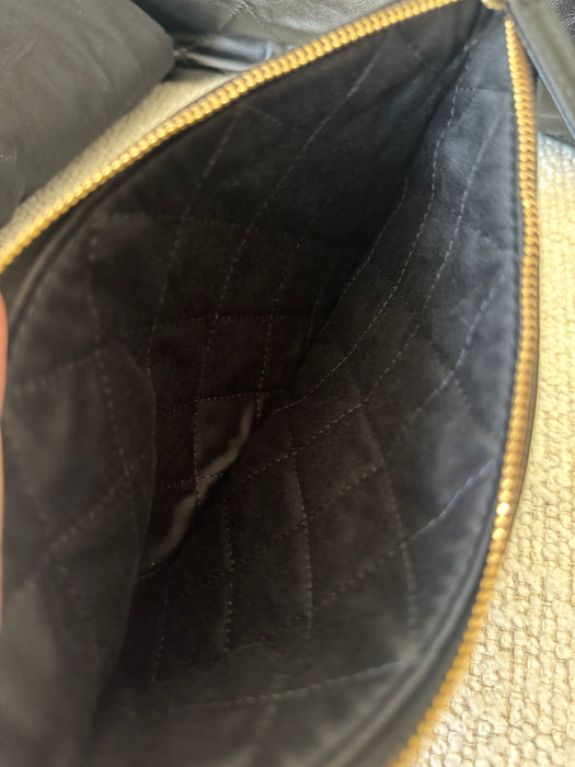 Chanel 22 Blk & Gold