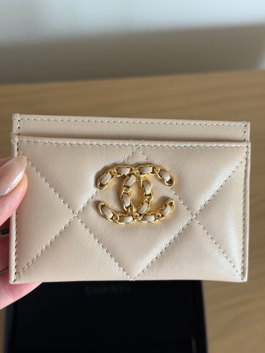 Chanel 19 Cardholder Lambskin