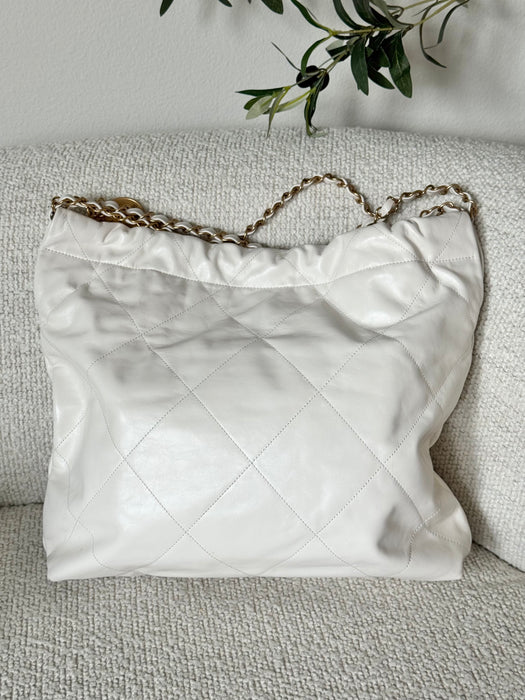 Chanel 22 White & Black