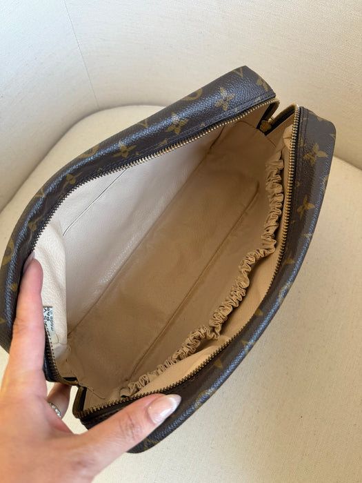 Louis Vuitton Truth Toilet 28 Monogram