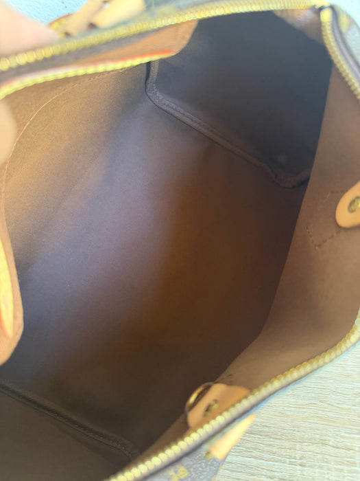 Louis Vuitton Speedy 30