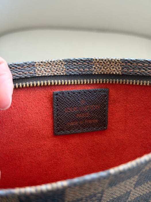 Louis Vuitton Bucket Damier Ebene Chain Pochette