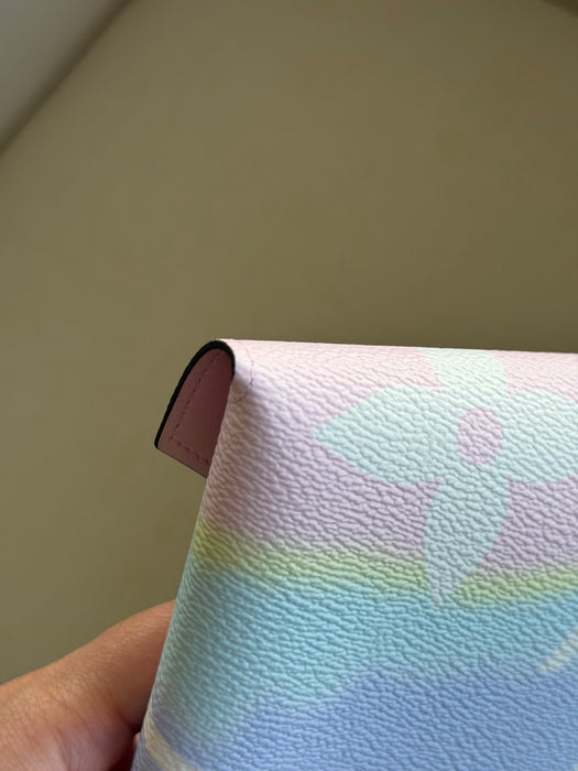 Louis Vuitton Escale Clutch