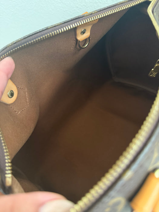 Louis Vuitton Speedy 30