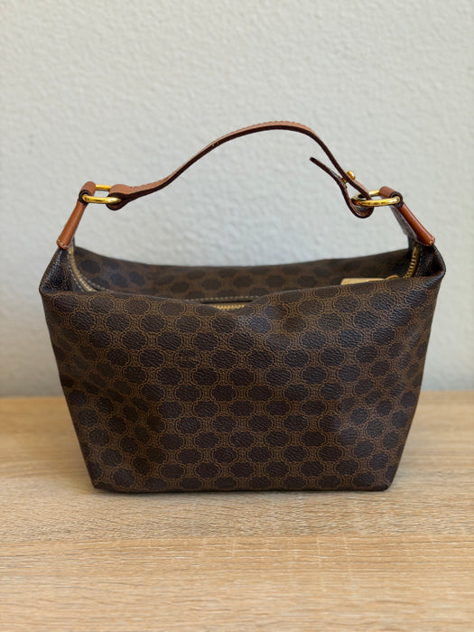 Celine Walker Pochette