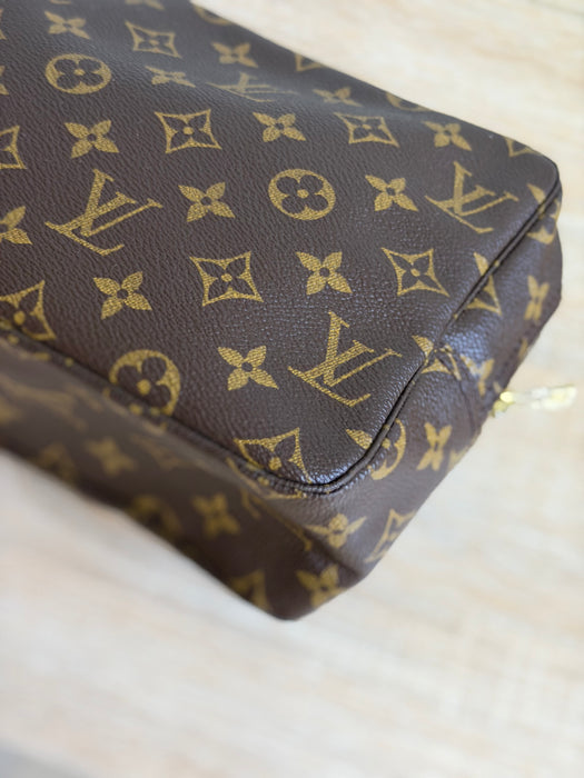 Louis Vuitton Trousse 28