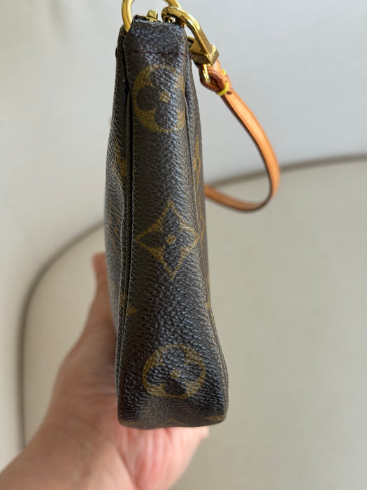 Louis Vuitton Pochette Accessories
