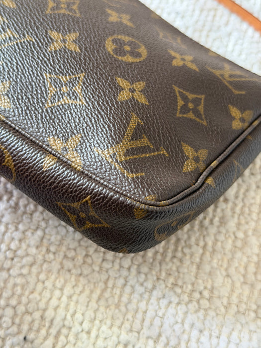 Louis Vuitton Accessories Pochette