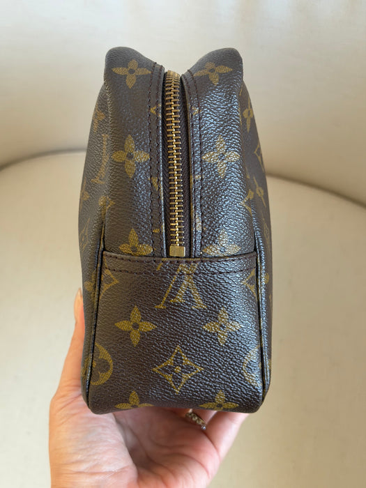 Louis Vuitton Truth Toilet 28 Monogram
