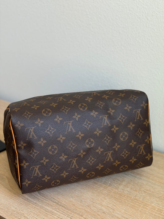 Louis Vuitton Speedy 30