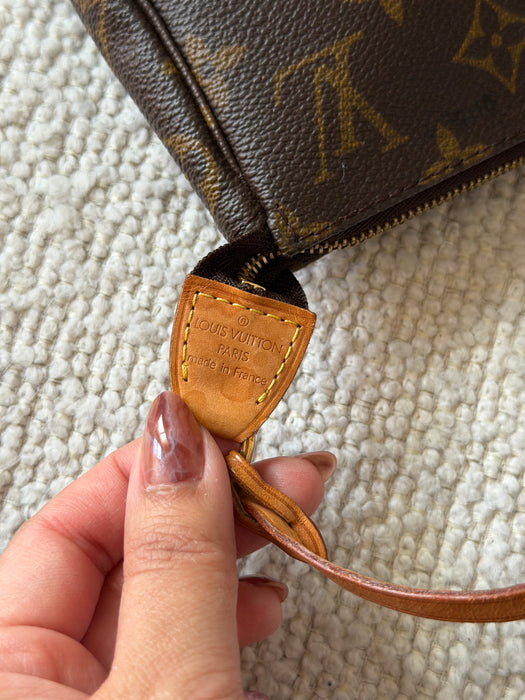 Louis Vuitton Accessories Pochette