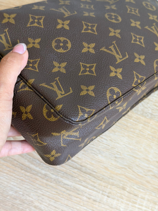 Louis Vuitton Trousse 28
