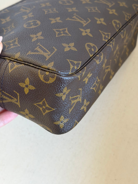 Louis Vuitton Truth Toilet 28 Monogram