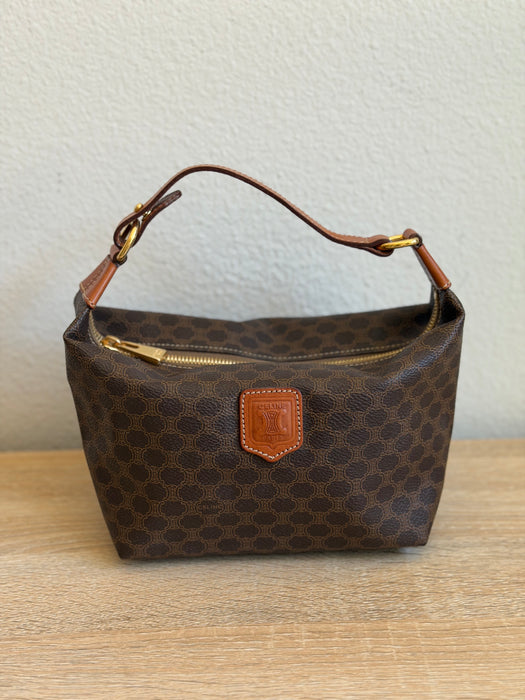 Celine Walker Pochette