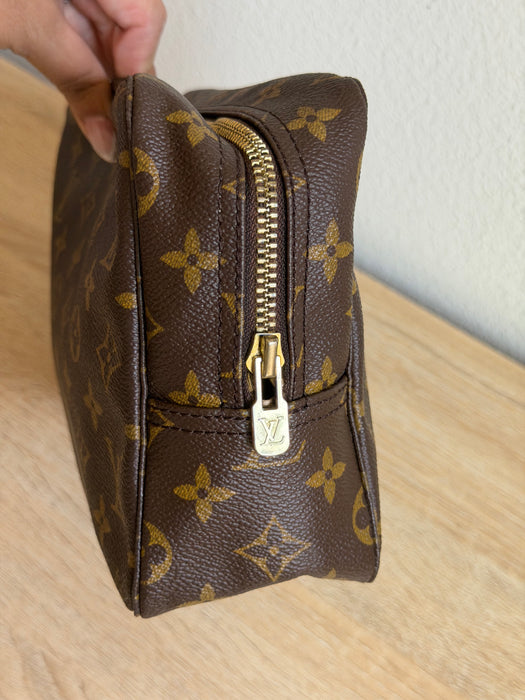 Louis Vuitton Trousse 28