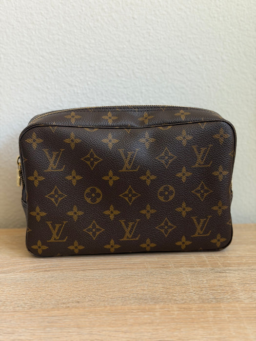 Louis Vuitton Trousse Toiletry 23