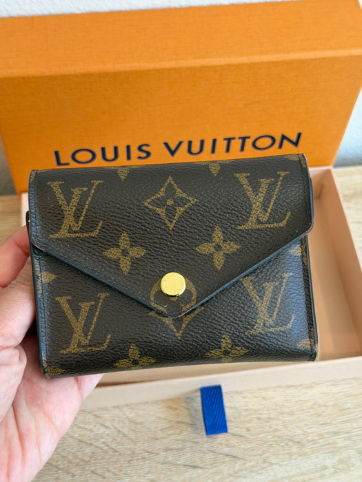 Louis Vuitton Victorine Wallet (full set)