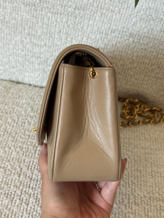 Chanel Diana 22 Beige GHW